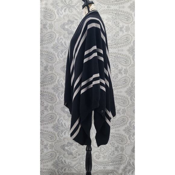 C by Bloomingdale's women's 100% cashmere black/white cape sweater size L/XL - Picture 3 of 10